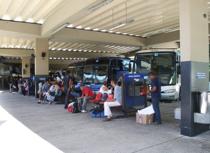 Rui Costa Decreto veta transporte intermunicipal em mais 14 cidades devido à pandemia