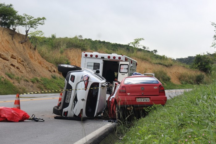 4 pessoas morrem em acidente na Serra do Mutum na BR-116