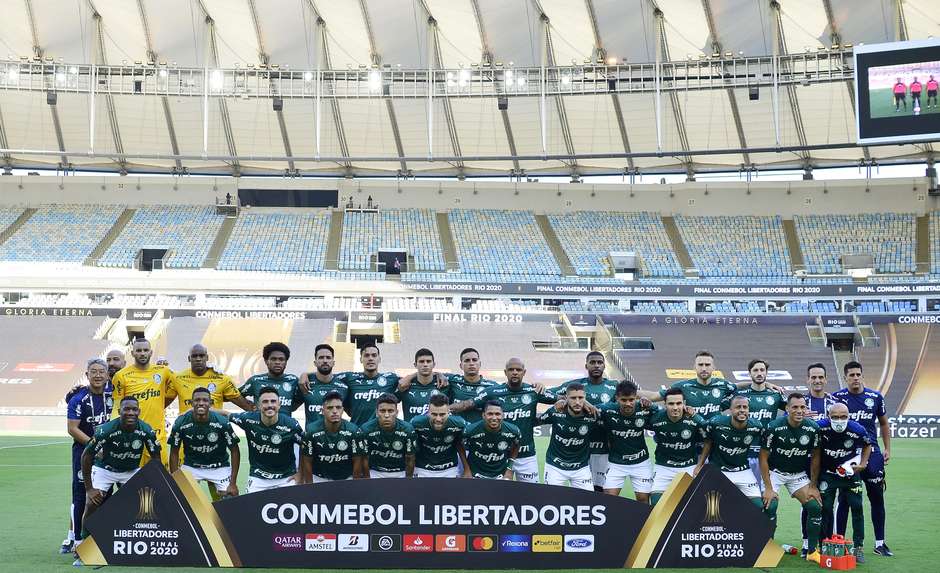 Palmeiras vence Santos com gol nos acréscimos e é bicampeão da Libertadores