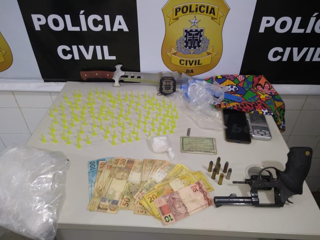 Itapetinga: Polícia  Civil prende indivíduo com arma de fogo  e drogas