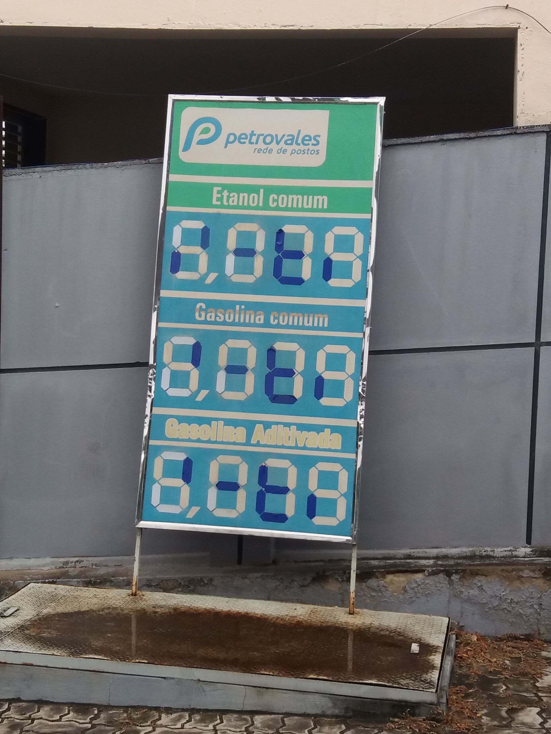 Preço da gasolina explode e litro chega a custar até R$ 6,07 em Itapetinga