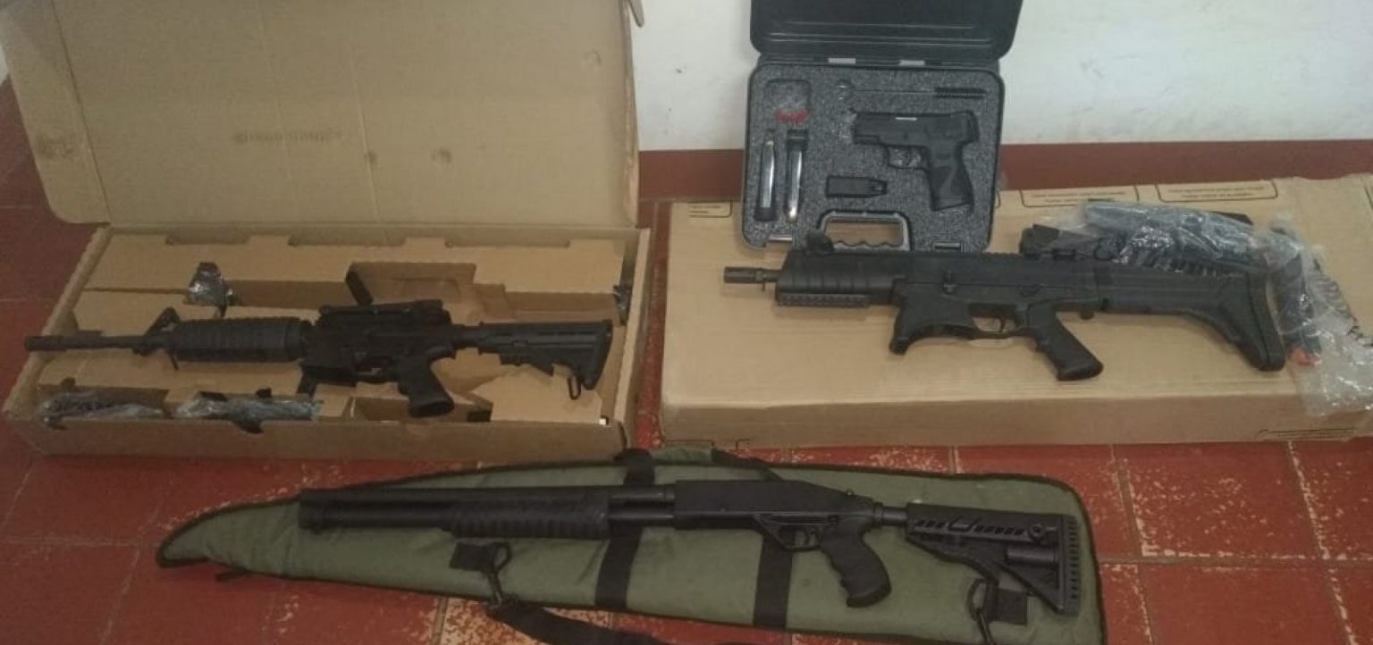 PF investiga fraude em posse de quatro armas por acusado de violência doméstica na Bahia