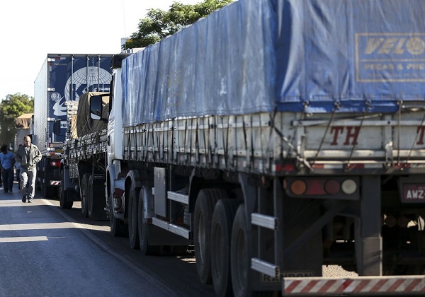 Caminhoneiros querem mudanças na MP que trata da contratação direta de serviços de frete