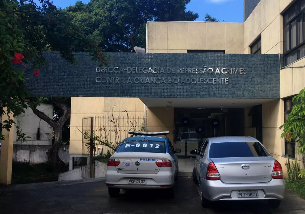 Professor denuncia racismo após jovens serem acusados de furto em shopping de Salvador: ‘Disse que preto tem que pegar em arma’