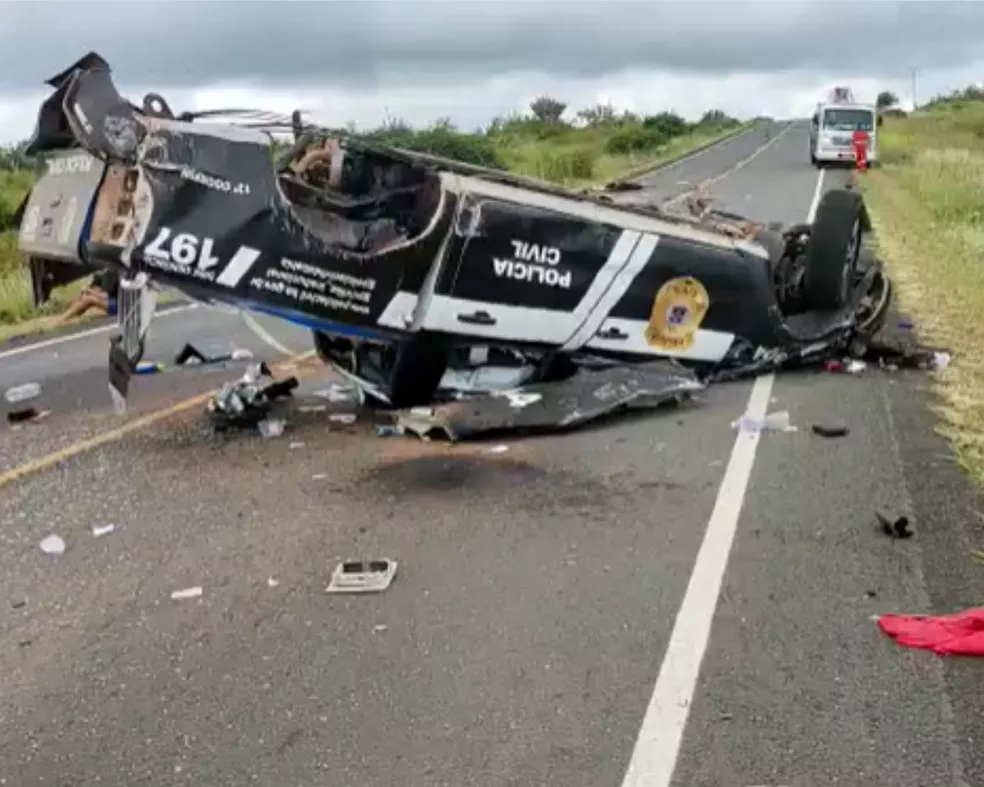 Policiais civis morrem após acidente em rodovia na Bahia