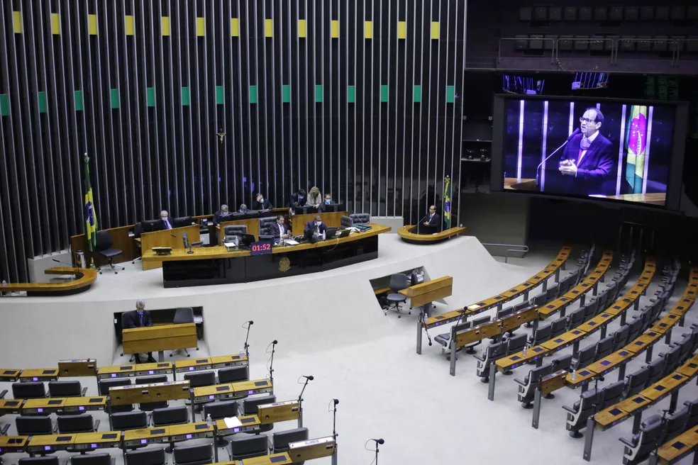 Sete dos 39 deputados federais da BA trocaram de legenda na janela partidária; veja trocas