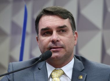 Renda como advogado bancou compra de mansão de R$ 5,97 milhões , diz Flávio Bolsonaro