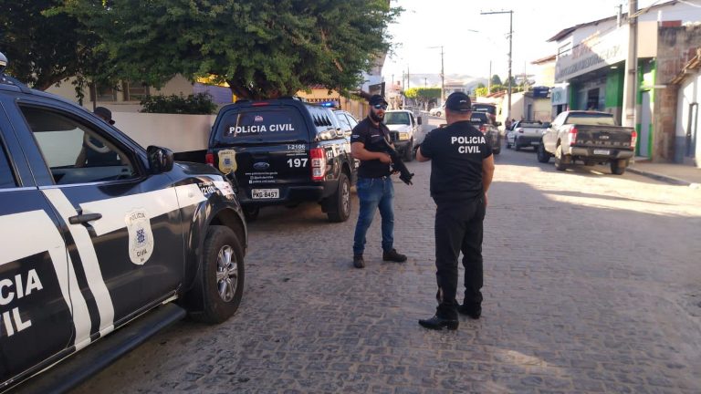 Polícia Civil Cumpre 8 Mandados de Busca e Apreensão, Apreende Pistola.40 E Drogas em Ibicuí, Itambé e Itapetinga