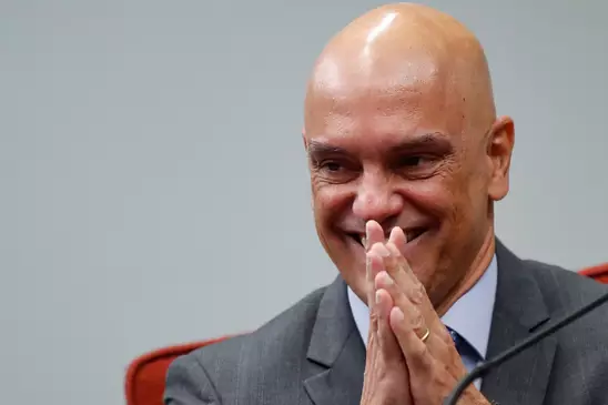 Alexandre de Moraes exalta urnas e firma posição combativa do TSE contra fake news