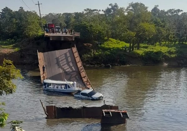 Três pessoas morrem após ponte desabar em Manaus