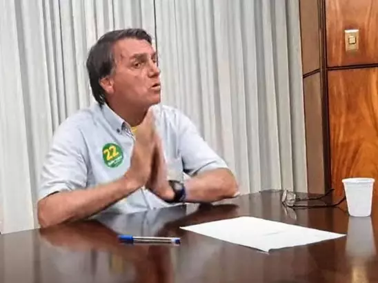 Mania de falar ‘pintou um clima’?; Em 128 lives, Bolsonaro não usou a expressão