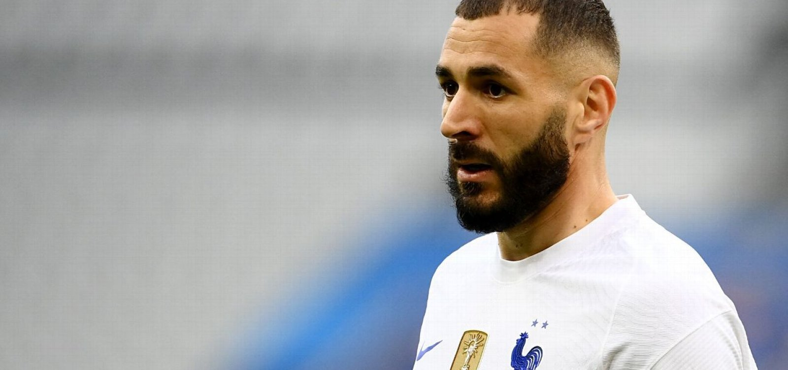 Benzema ganha Bola de Ouro 2022 e homenageia Ronaldo ‘Fenômeno’ em discurso