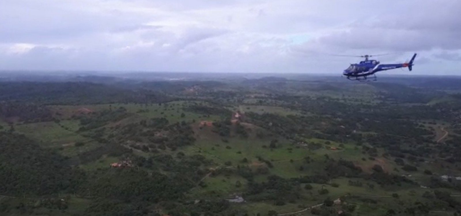 Com uso de helicópteros, polícia libera 15 trechos de rodovias na Bahia