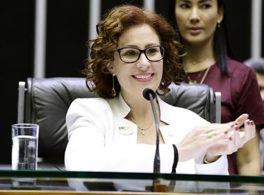 Twitter suspende conta da deputada Carla Zambelli após determinação do TSE