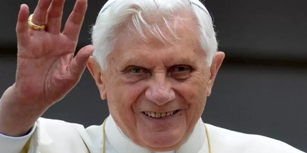 Papa Bento XVI morre aos 95 anos