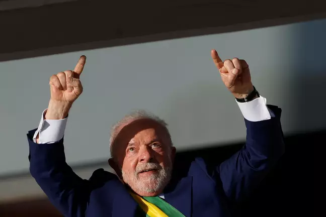 Lula assina primeiro pacote de decretos com ‘revogaço’ de medidas de Bolsonaro