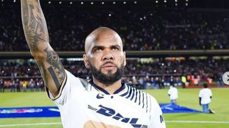 Pumas rescinde contrato de Daniel Alves após prisão; saiba detalhes