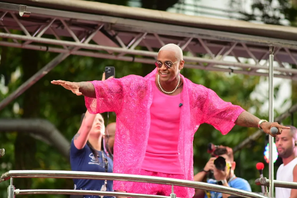 ‘Zona de Perigo’, interpretado por Léo Santana, vence como música do Carnaval de Salvador