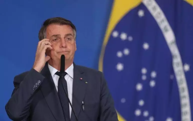 Bolsonaro sinaliza concorrer às eleições em 2026 e não cita escândalo das joias