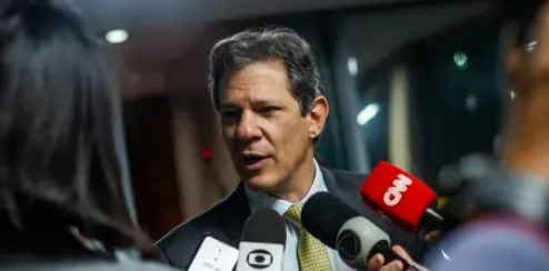 Governo busca “linha fina” para honrar promessas e ter regra fiscal sustentável, diz Haddad