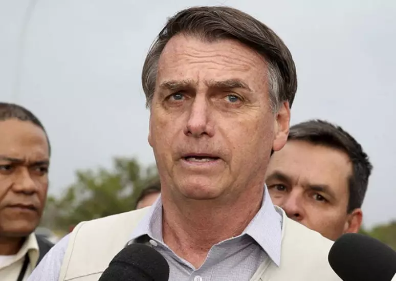 Bolsonaro é internado em hospital de São Paulo