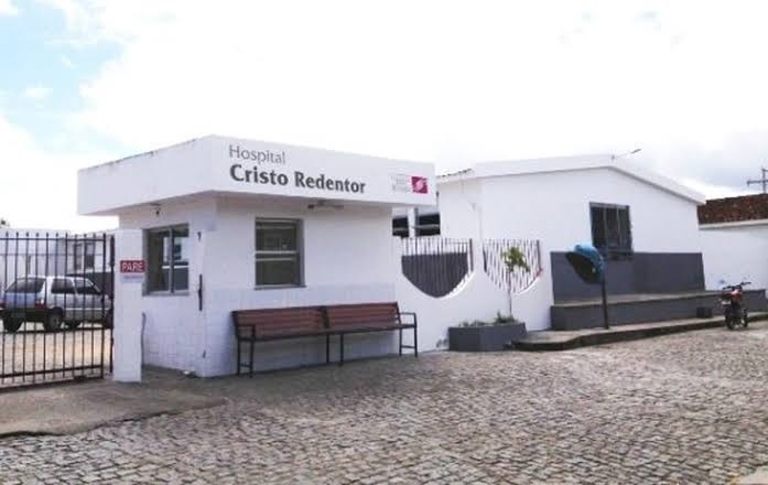 A Fundação José Silveira fechou, nesta segunda-feira (27/03), o Pronto Socorro do Hospital Cristo Redentor em Itapetinga