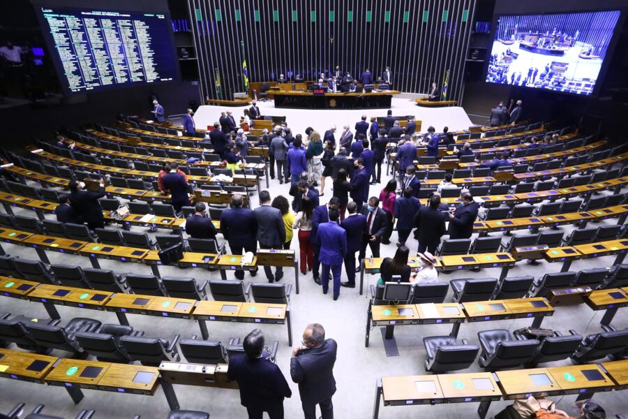 Congresso avalia 26 vetos presenciais em sessão na terça-feira (18)