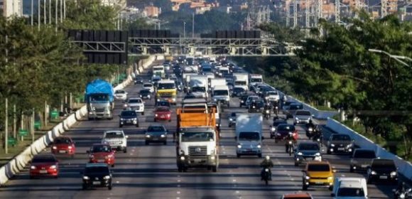 Governo estuda programa para retirar carros velhos das ruas mediante indenização