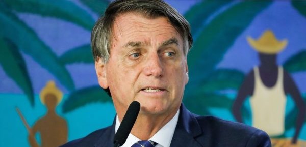 Bolsonaro usou colete à prova de balas na Agrishow por paranoia de sofrer novo atentado