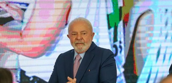 Lula convida novo presidente do Paraguai para visitar o Brasil, afirma coluna