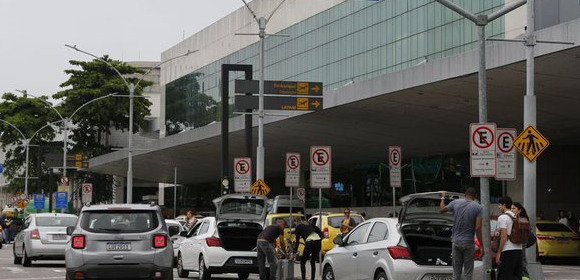 Funcionária é amarrada, torturada e tem cabelos cortados por chefes