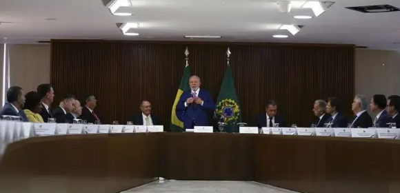 Governo Lula deve antecipar reoneração do diesel para bancar desconto em carros e caminhões