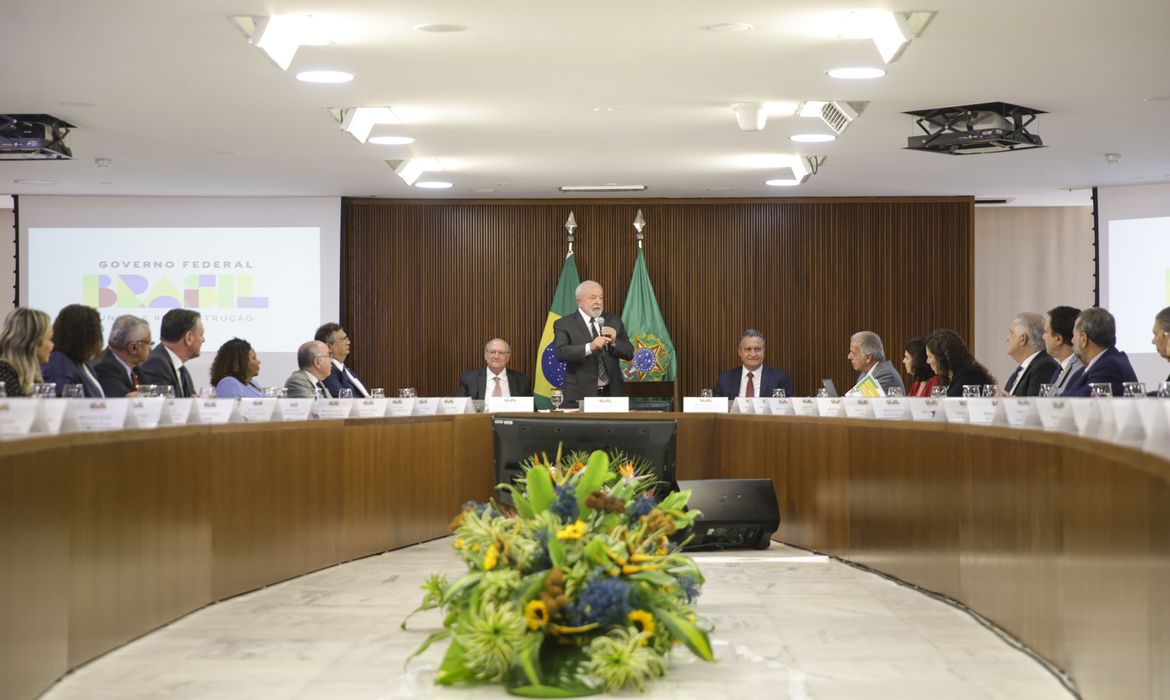 Lula pede agilidade na nomeação de aliados do governo; Reunião ministerial fez balanço e prepara anúncios