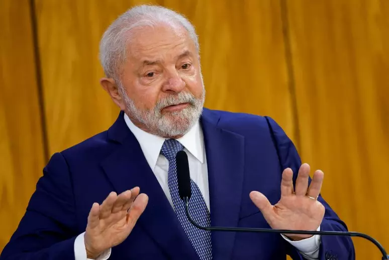 Lula pede “hora extra” para conclusão da Ferrovia Oeste-Leste; Anúncio de ferrovia faz parte da 1ª obra do novo PAC. Trecho conectará Caetité, sudoeste baiano, a Ilhéus, sul da Bahia