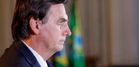 Bolsonaro diz que jogou R$ 14 mil na Mega-Sena e nega repasse do Pix a familiares