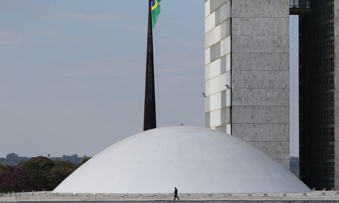 Congresso articula para que fundão eleitoral receba até R$ 6 bilhões para campanhas