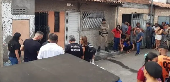 Jovem de 17 anos é alvejado por 30 tiros dentro de casa em Feira de Santana