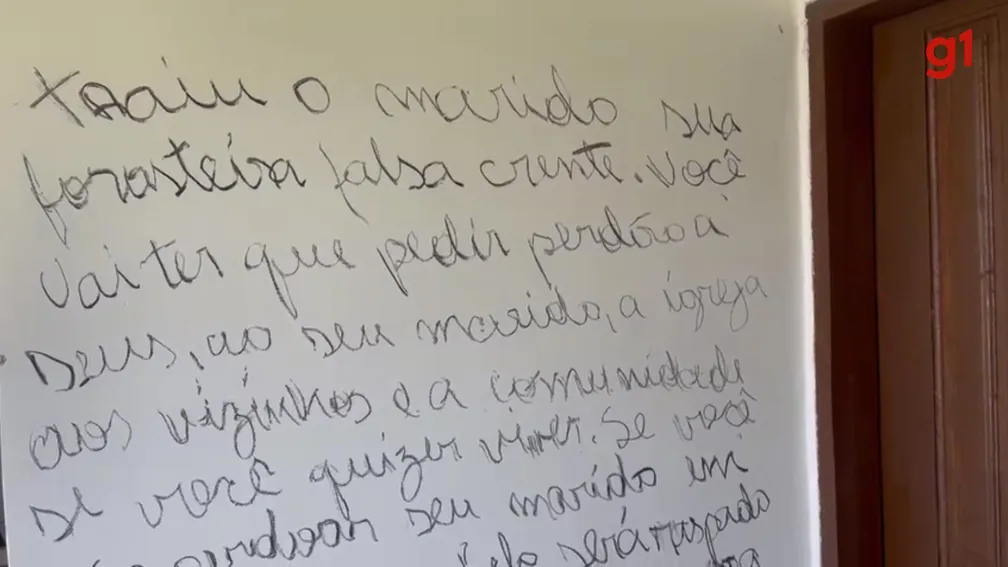 Mulher é morta e suspeito deixa mensagem: ‘traiu seu marido, sua forasteira falsa crente’