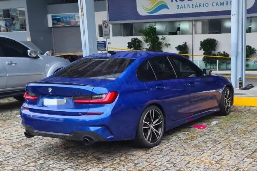 Quatro jovens são encontrados mortos dentro de BMW