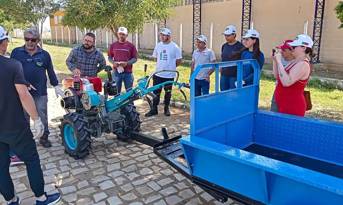 Parceria testa máquinas chinesas para agricultura familiar no RN; Ideia é aumentar produtividade de pequenas propriedades