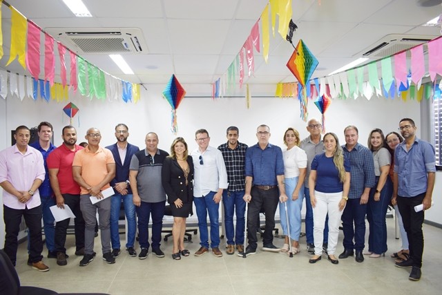 Itapetinga: Vereadores participam de reunião no Ministério Público sobre Lei do Passe Livre e Central de Abastecimento