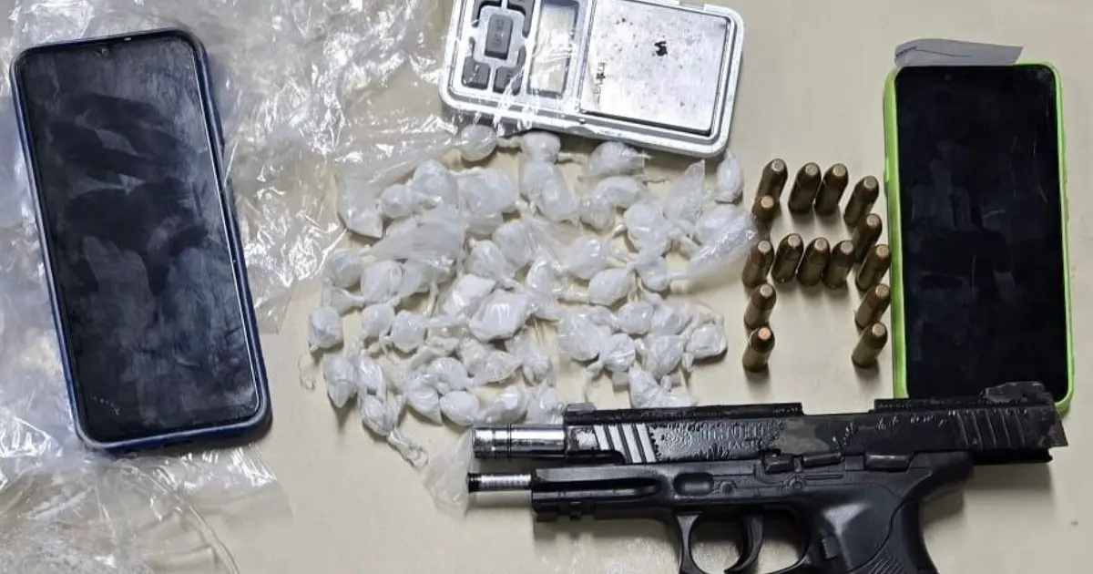 Integrante de grupo criminoso é preso com drogas e pistola