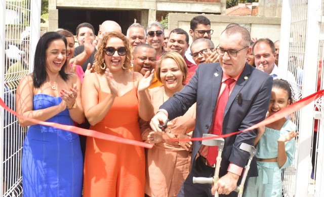 Inaugurada nova fachada da Câmara de Vereadores de Itapetinga