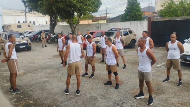 Policiais da 8ª CIPM Inauguram 2025 com Energia: Primeiro Corridão pelas Ruas de Itapetinga!