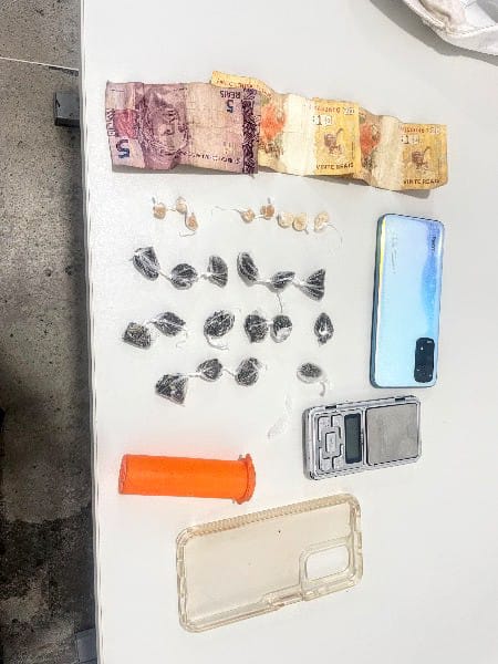 Itapetinga: PETO da 8ª CIPM apreende crack e maconha no bairro Américo Nogueira